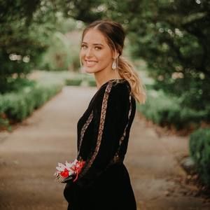 Meet your Posher, Emily